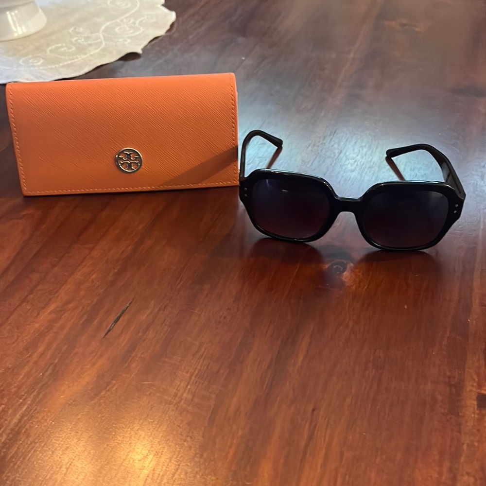 Tory Burch Sunglasses with case
